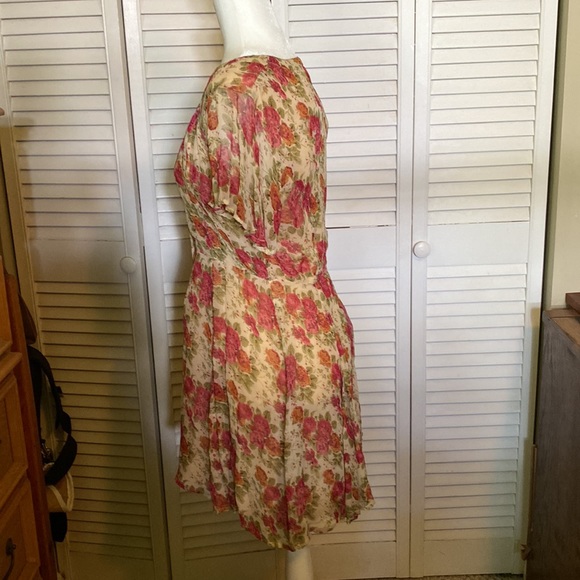 Fun flouncy Floral summer Dress- Size 3 - Picture 3 of 9